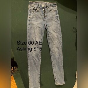 American Eagle size 00 short button up skinny leg blue jeans